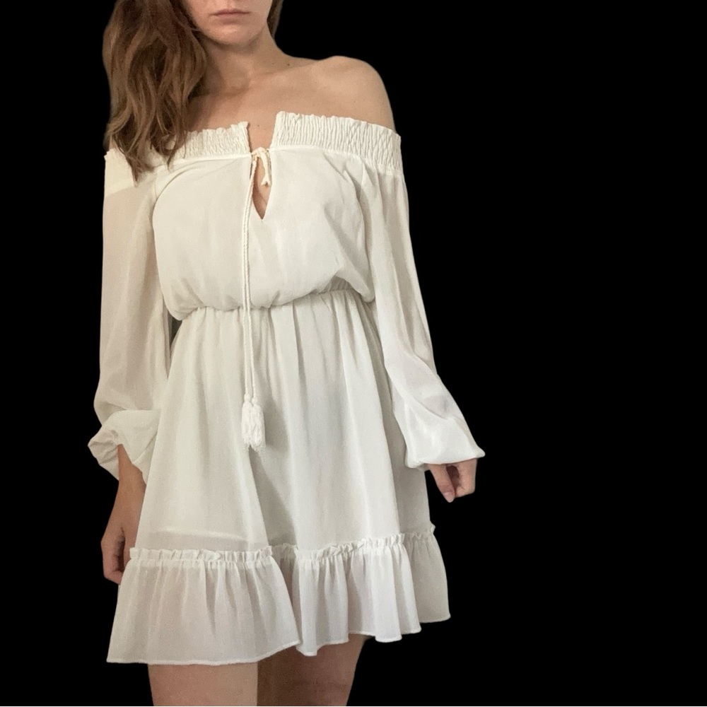 White romantic sexy vintage dress from a boutique store in Spain